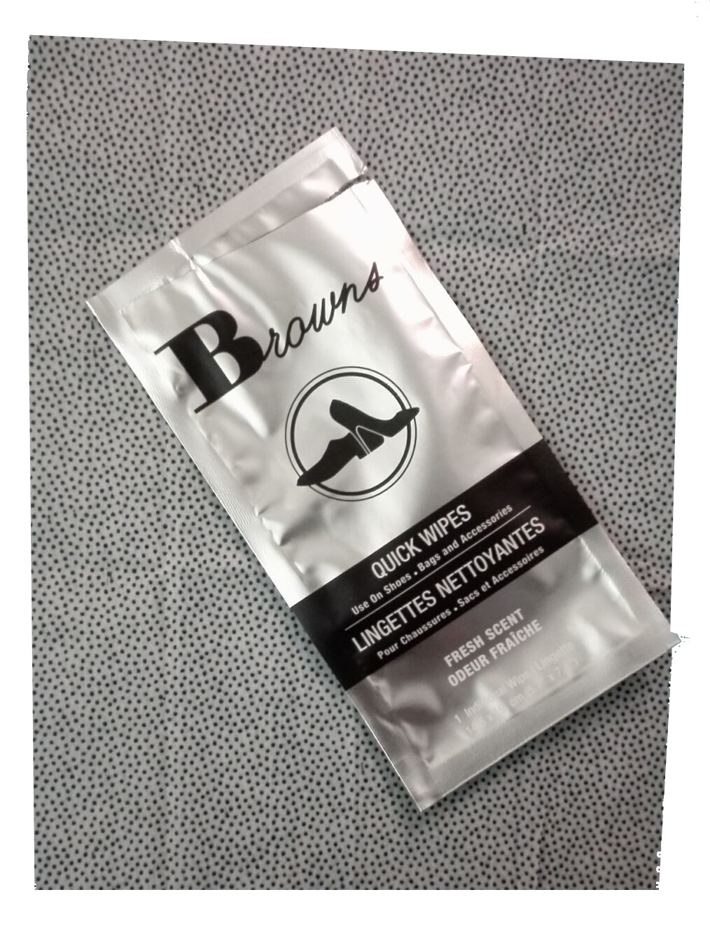 Shoe wipes with dots Shoe wipes with dots
