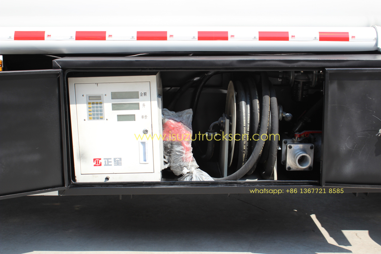 Isuzu 5000L NPR ELF diesel gaoline refuel tank truck oil tank truck for dubai Africa Isuzu 5000L NPR ELF diesel gaoline refuel tank truck oil tank truck for dubai Africa