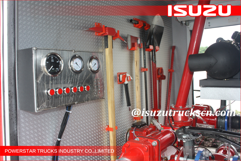 2000L ISUZU Water Fire Trucks Water Mist 2000L ISUZU Water Fire Trucks Water Mist