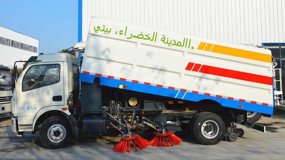 Road sweeper kit up structure Road sweeper kit up structure