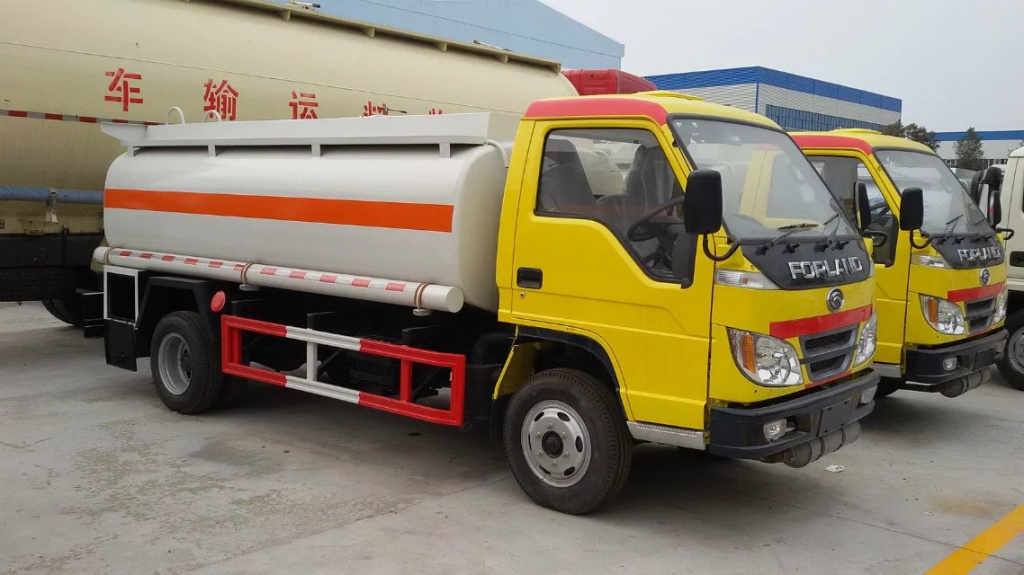 RHD oil tank trucks FOTON 5000L