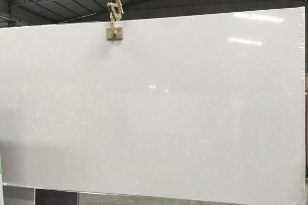 white quartz slab with vein 