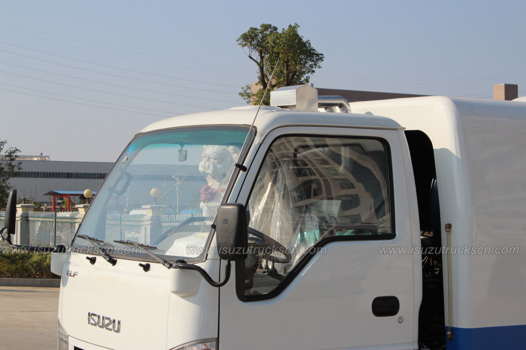 3cbm-5cbm Isuzu Road Sweeping Vehicle 3cbm-5cbm Isuzu Road Sweeping Vehicle