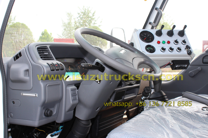 Philippines custom made 5tons street cleaning sweeper truck Isuzu Philippines custom made 5tons street cleaning sweeper truck Isuzu