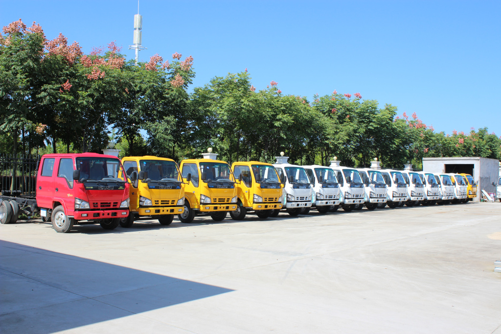 3cbm-5cbm Isuzu Road Sweeping Vehicle chassis 3cbm-5cbm Isuzu Road Sweeping Vehicle chassis