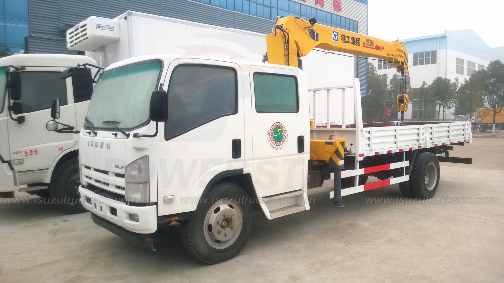 Double Cabin ISUZU NPR ELF Crane Trucks with 6.3Ton Telescopic Boom Truck