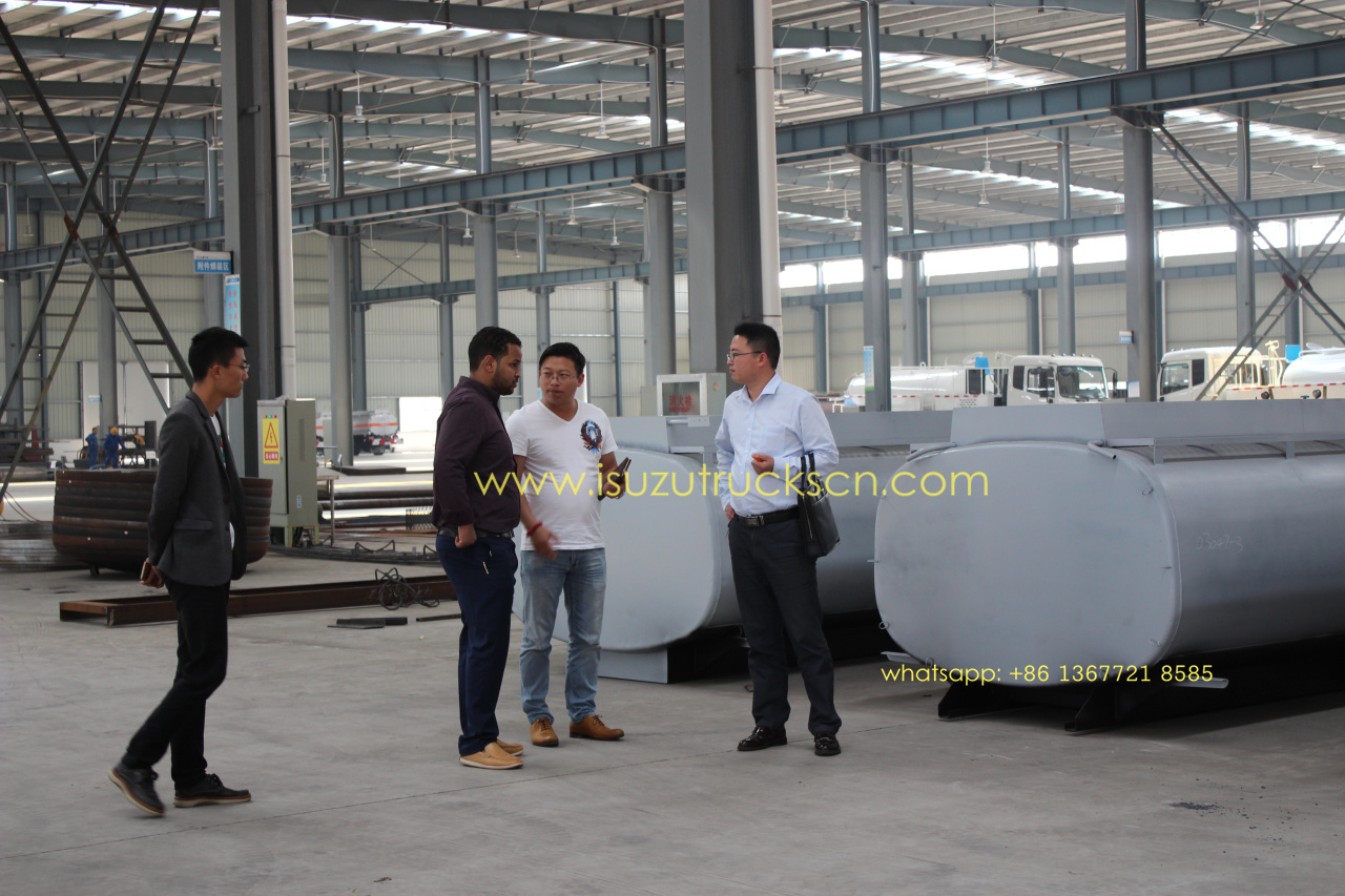 Isuzu 5000L NPR ELF diesel gaoline refuel tank truck oil tank truck for dubai Africa Isuzu 5000L NPR ELF diesel gaoline refuel tank truck oil tank truck for dubai Africa