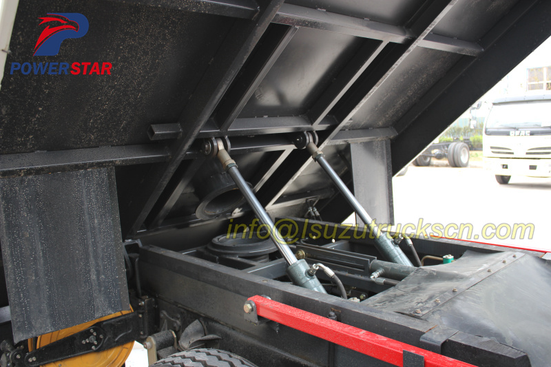 Japanese brand High performance road sweeping vehicle Isuzu NPR with 10cbm pictures Japanese brand High performance road sweeping vehicle Isuzu NPR with 10cbm pictures