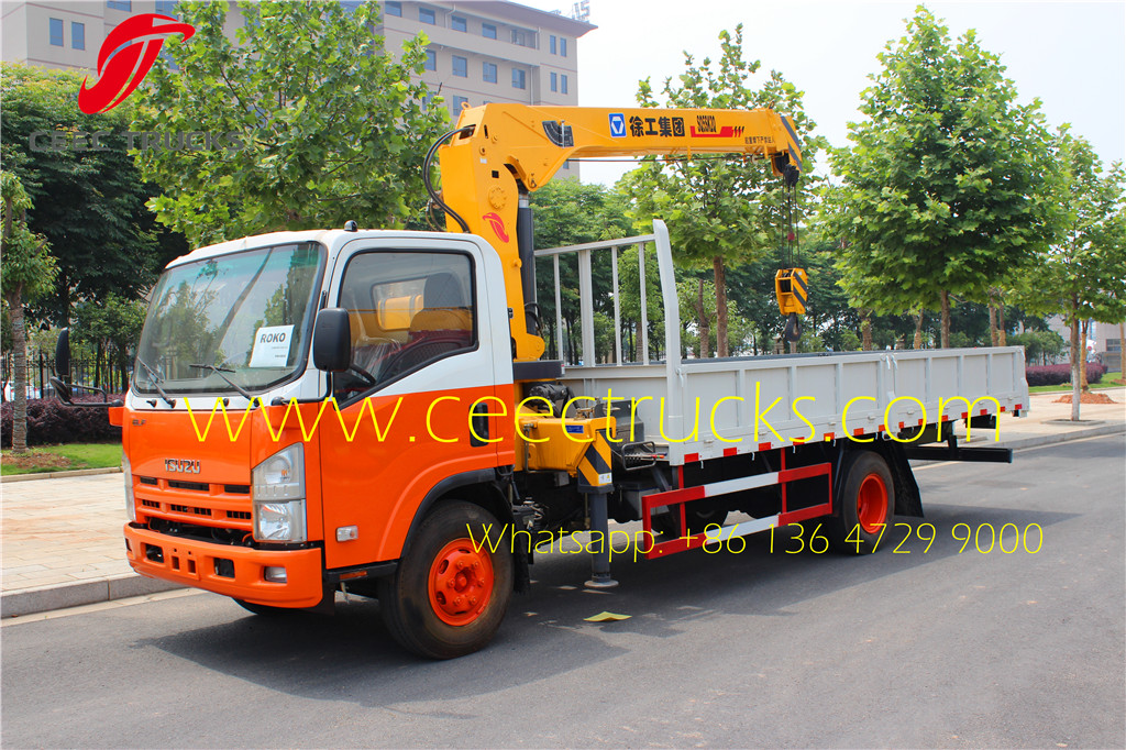 ISUZU 5 T XCMG truck mounted crane