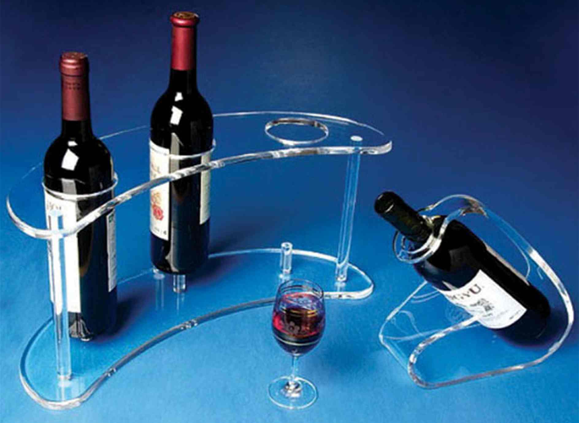 Plastic wine bottle holder