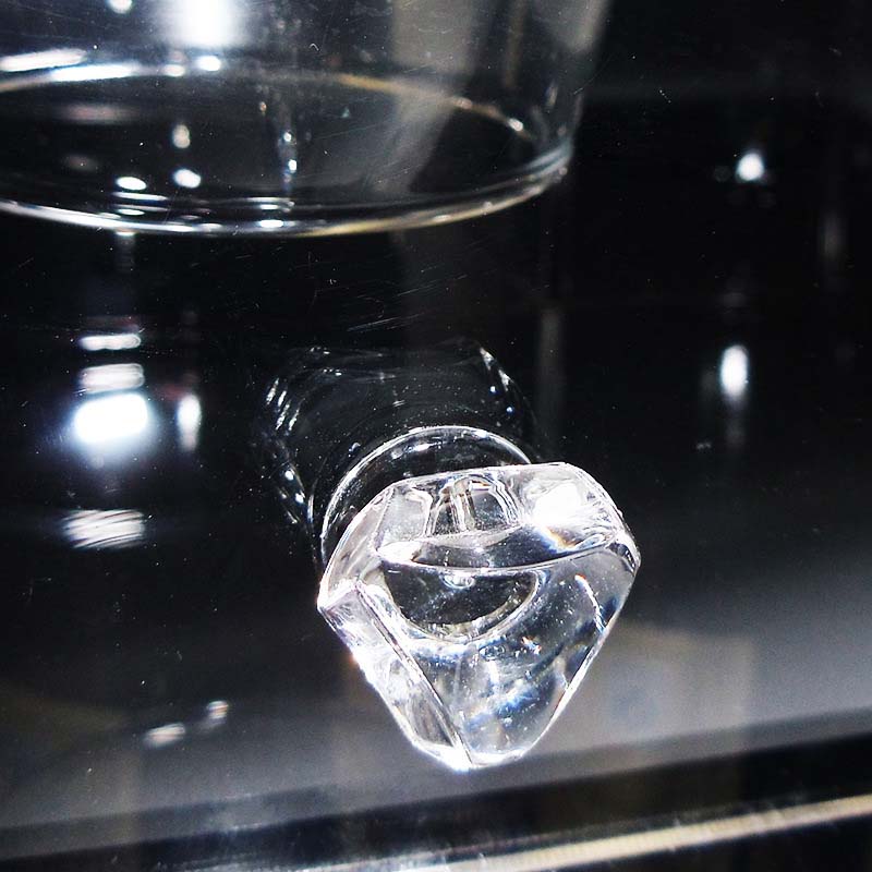 Acrylic bottle display Acrylic bottle display