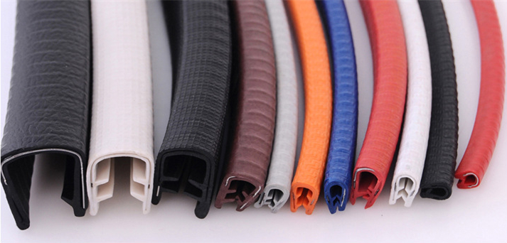 Rubber edge for sheet metal seal strip