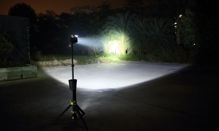 led flood lights with tripod stand