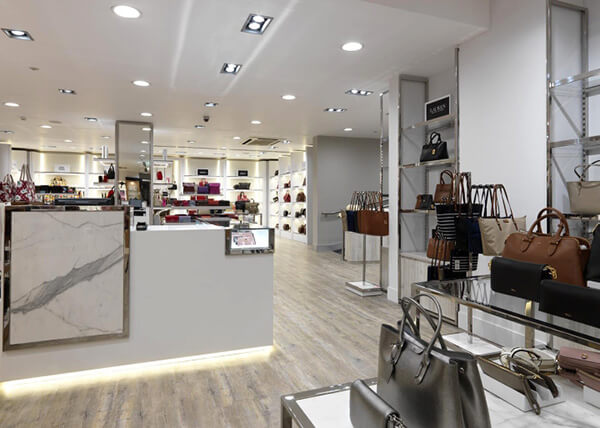 retail handbag shop display ideas