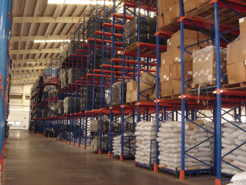selective drink in pallet racking system