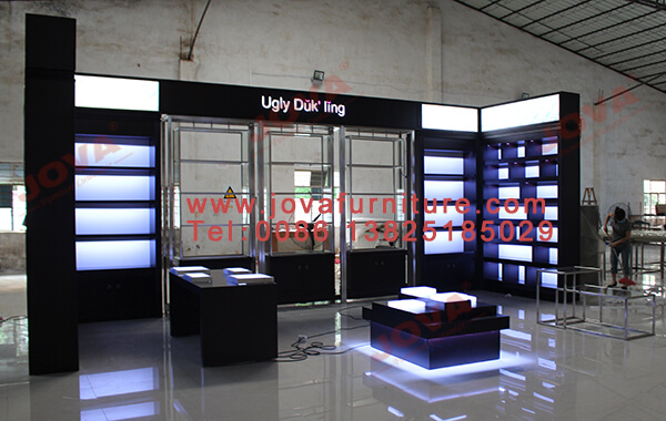 shoe store fixtures manufacturers