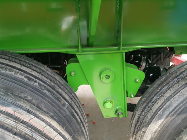 Flatbed trailer suspension/tires Flatbed trailer suspension/tires
