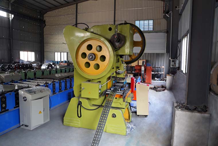 Solar Panel Frame Roll Forming Machine Solar Panel Frame Roll Forming Machine