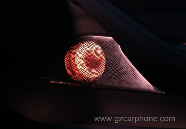 BMW 5 Series G30 Bowers & Wilkins Door Speaker Cover with Ambient Light Compatible Car Model: BMW 5 Series G30 528 / 530 2017+ Features OE fit installation With ambient light, synchronized with original ambient light color Ambient light color and brightness can be controlled by original iDrive controler Improve the sound performance in the car Please note: this product need to use with our A pillar door tweeters