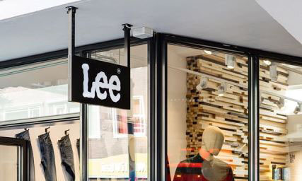 Lee logo by solid displays