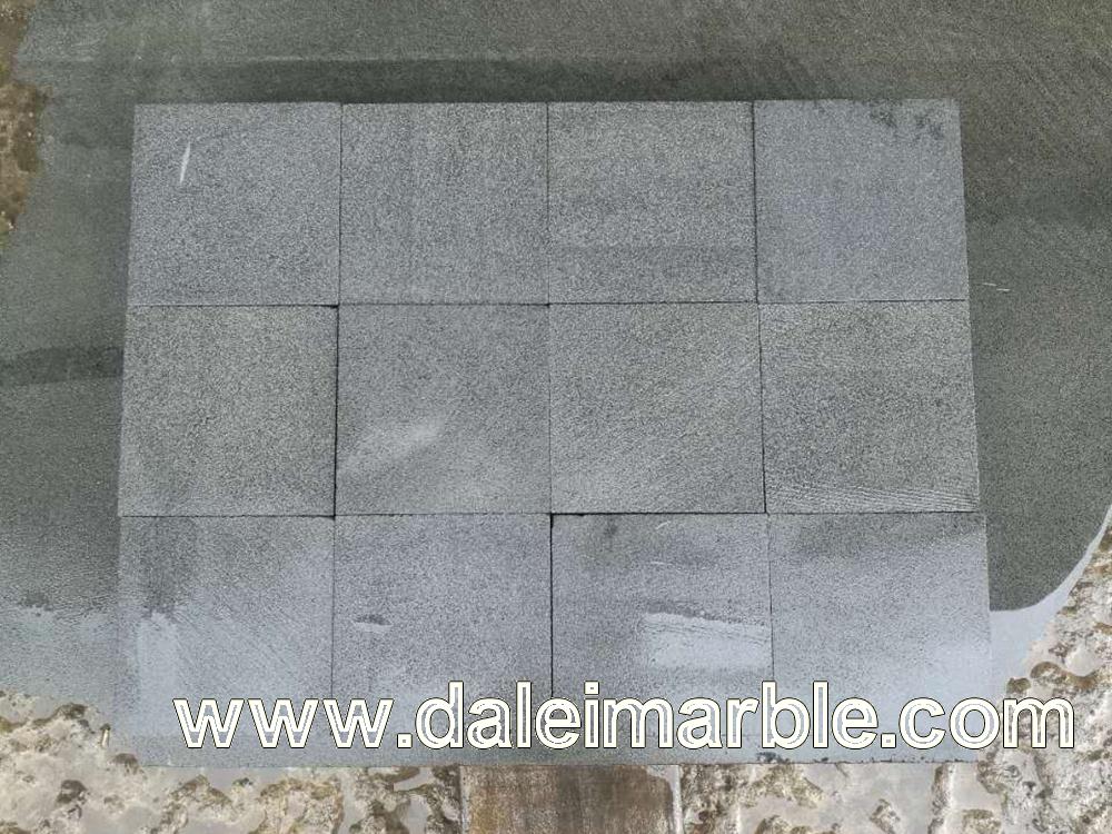 Black Hainan Basalt Cobblestone