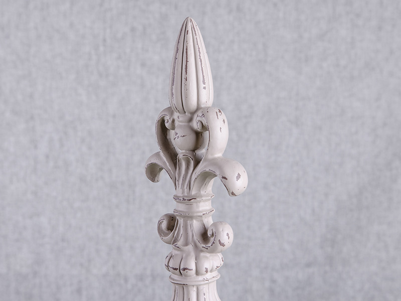 Fleur-de-Lis top resin ornament