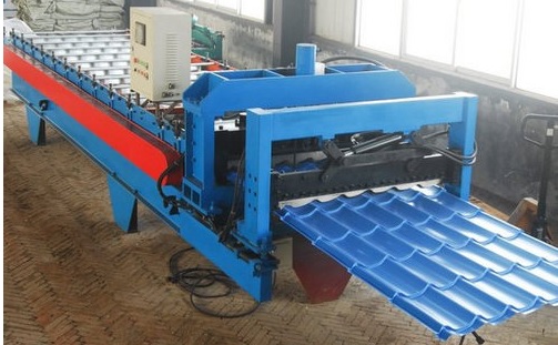 Glazed tile roll forming machine