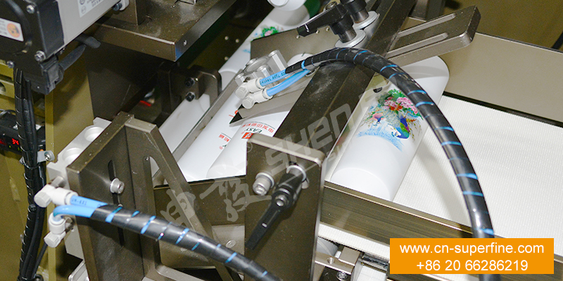 Tube automatic loading device Tube automatic loading device