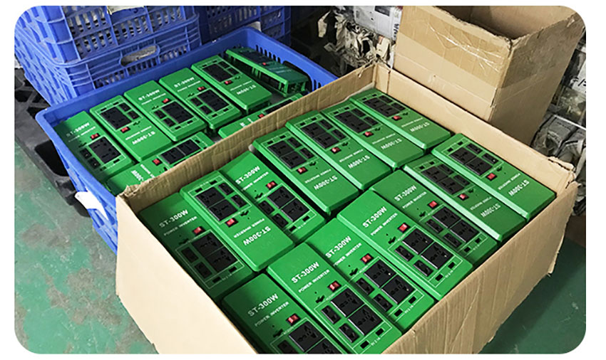 300W High Frequency Modified Wave Solar Power Socket Inverter stocks