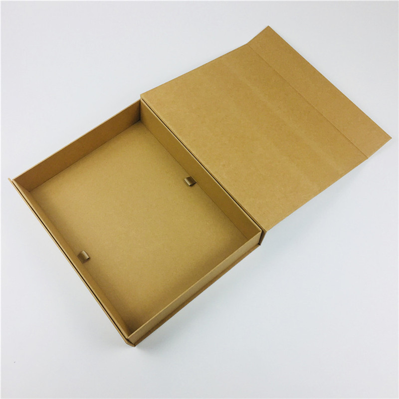 Magnetic closure Kraft Box