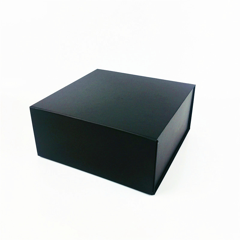 Personalized foldable flat presentation boxes