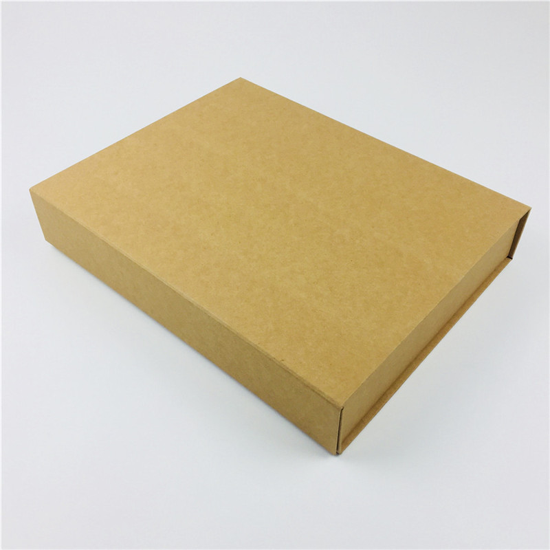 Rigid foldable boxes with magnetic closure
