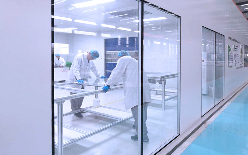 Wiskind Cleanroom Window Production Environment