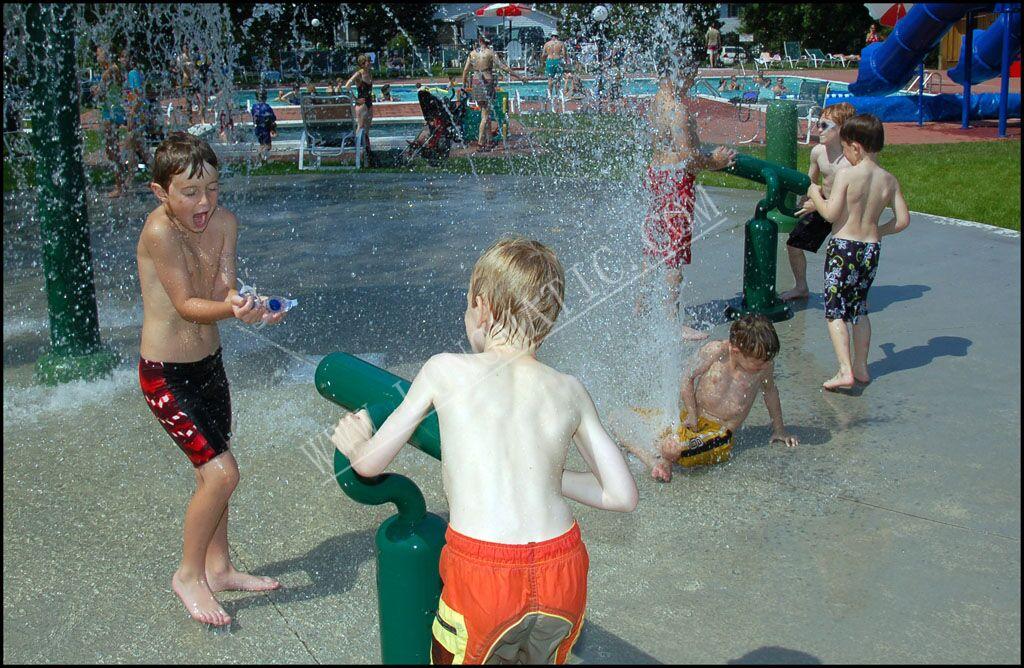 kid water playground equipment