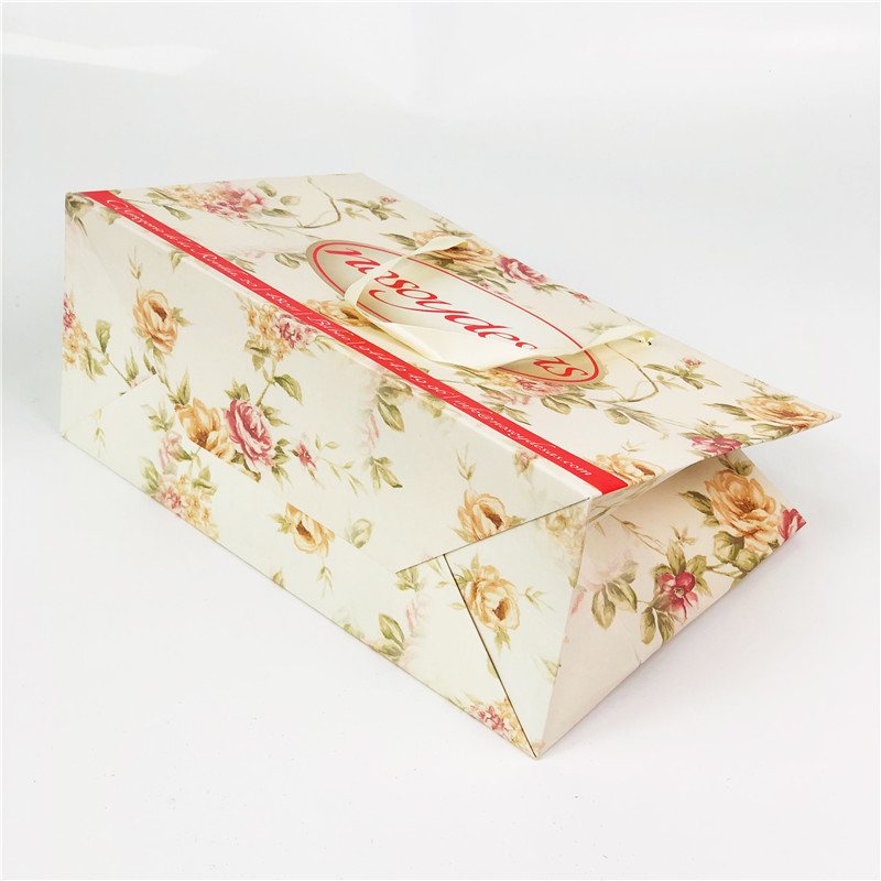 Flower Printed Paper Shopping Bags Flower Printed Paper Shopping Bags