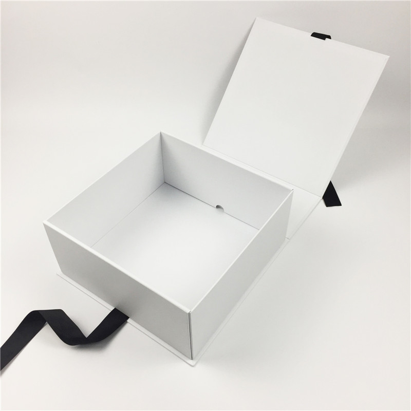 matt white rigid foldable box