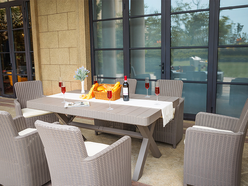 outdoor plastic dining set