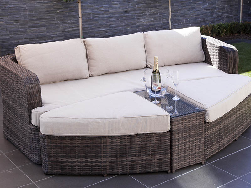 outdoor wicker lounger