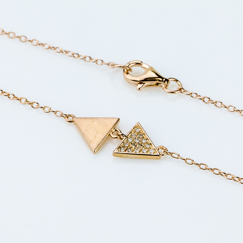 Rose gold color Rose gold color