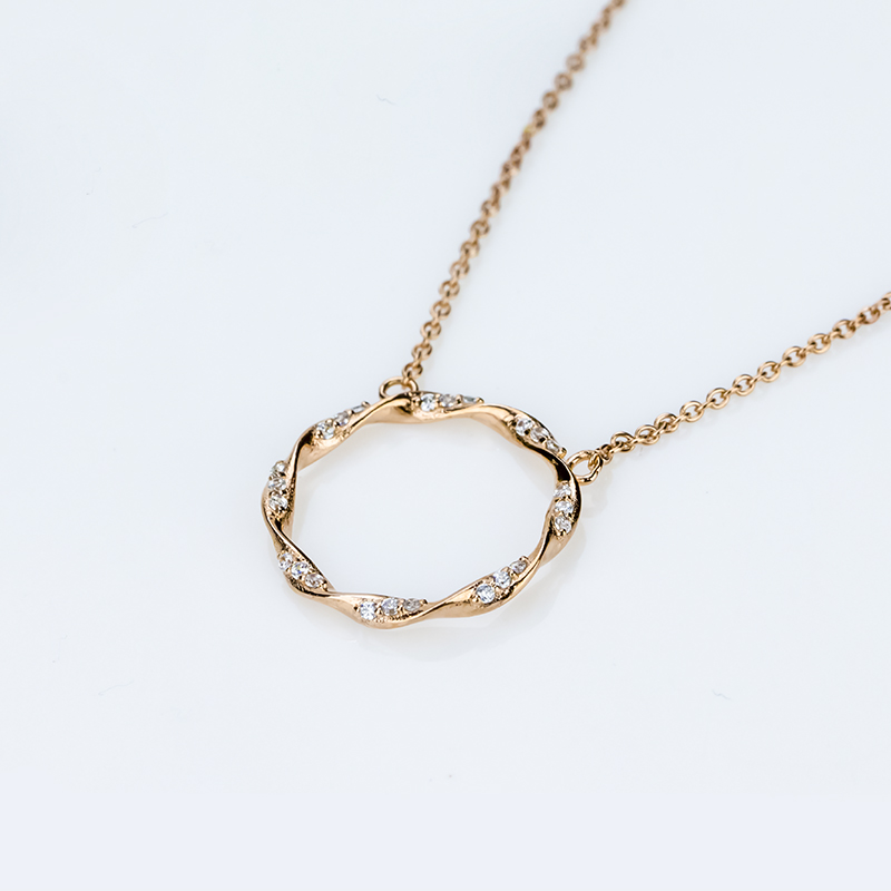 Geometric wreath necklace Geometric wreath necklace
