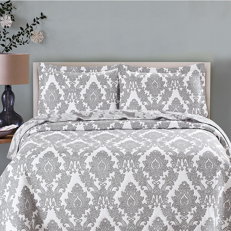 Damask jacquard quilt set