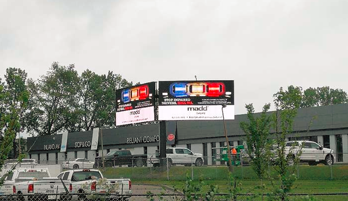 p2.5 OUTDOOR LED DISPLAYS