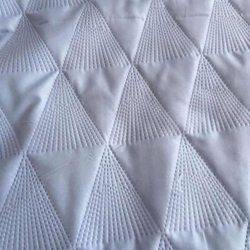 geometric pinsonic quilt set