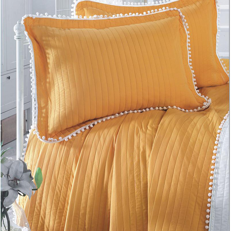 quilted bedspread bedding set with pompoms