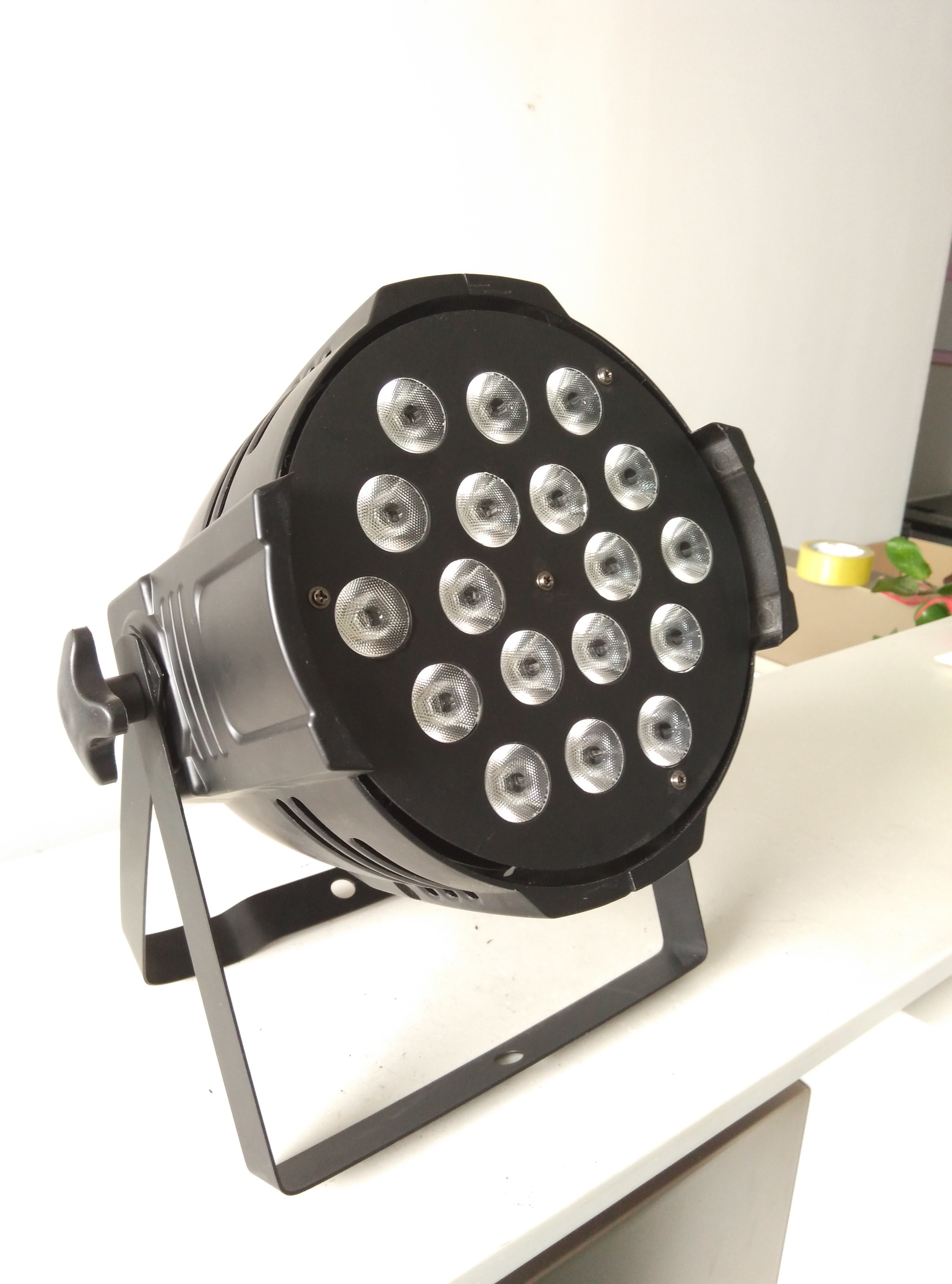 18 * 10W IP65 Led Zoom Par Stage Light 