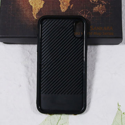 line pattern inside the case