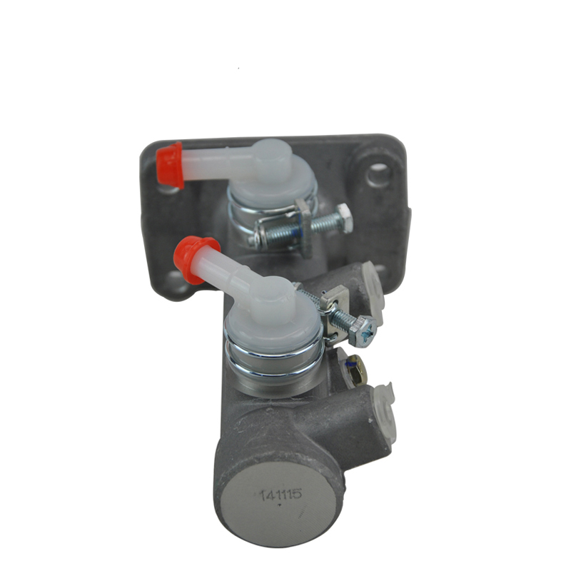 Brake master cylinder 1104935500057 Brake master cylinder 1104935500057