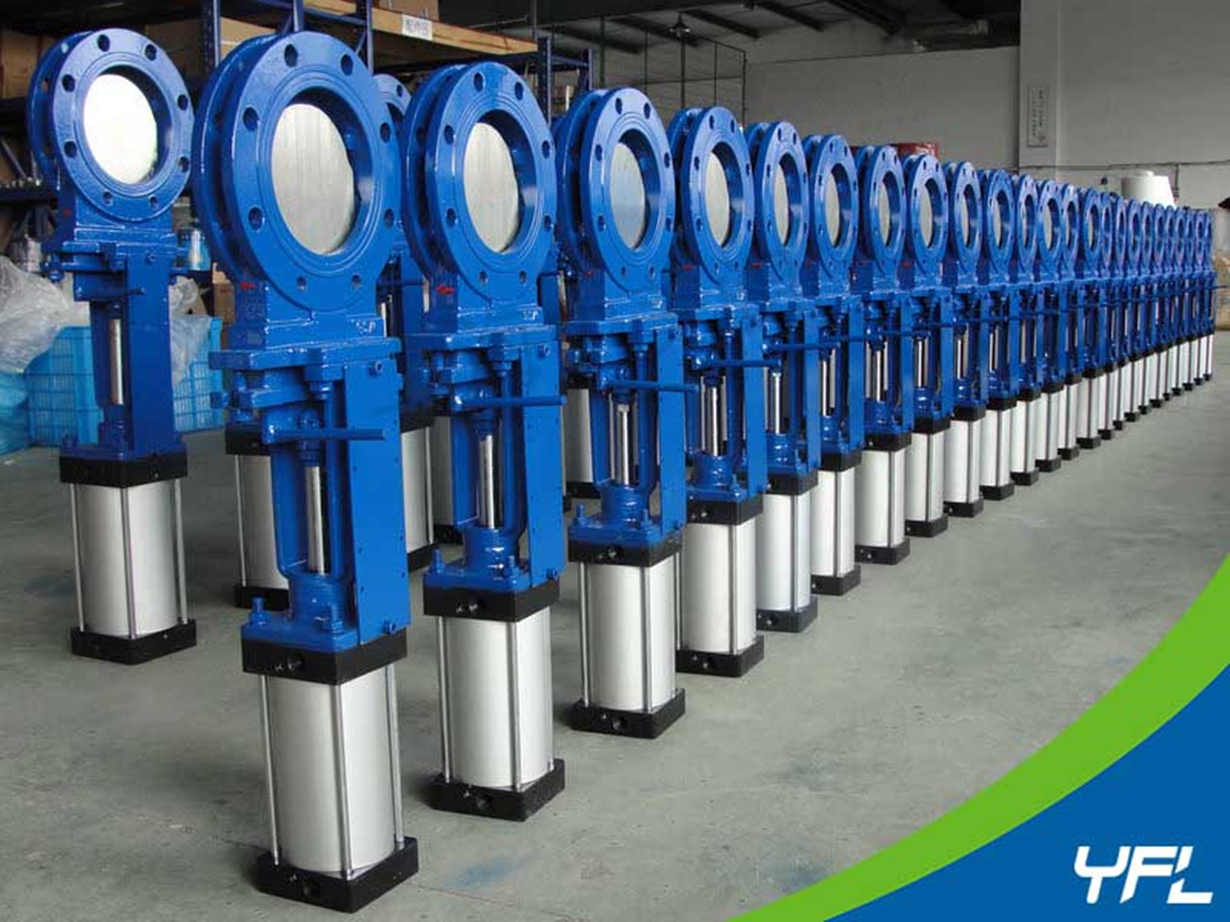 Bidirectional seal knife gate valves