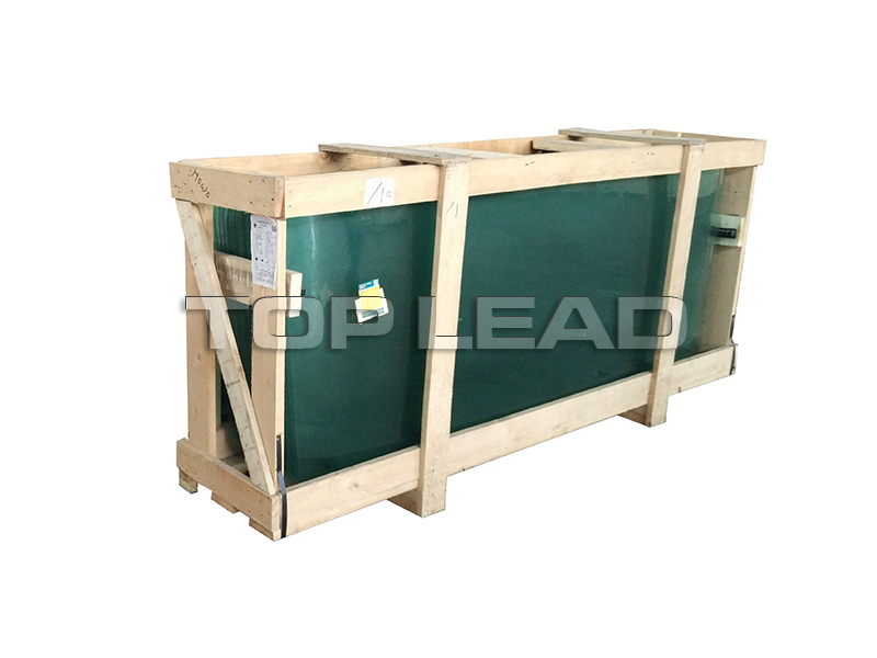 Genuine HOWO truck parts front windshield Genuine HOWO truck parts front windshield