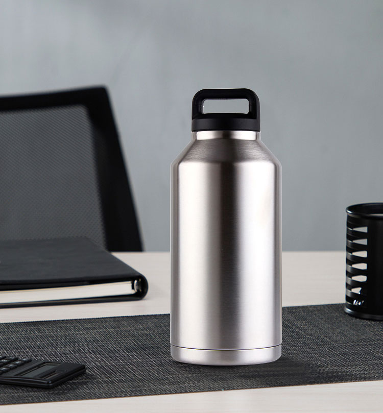 large capacity sport bottle